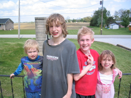 Greg's kids 2008 in front of church