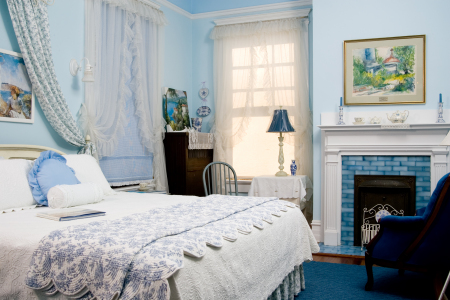 Lady-by-the-Sea Suite