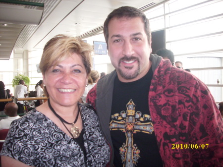 Joey Fatone who was with NSync Saw at airprot