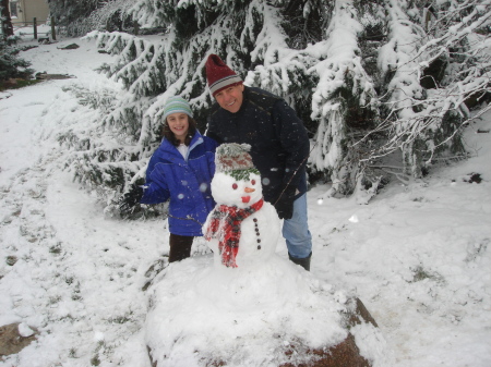 GABBY'S FIRST TIME BUILDING A SNOWMAN