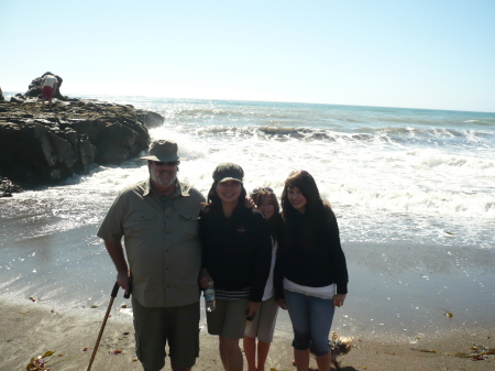 Dwight, Magie, Rae, & Rhiannon at Pismo Beach