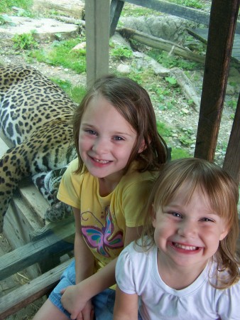 Katelyn and Jenna at the zoo