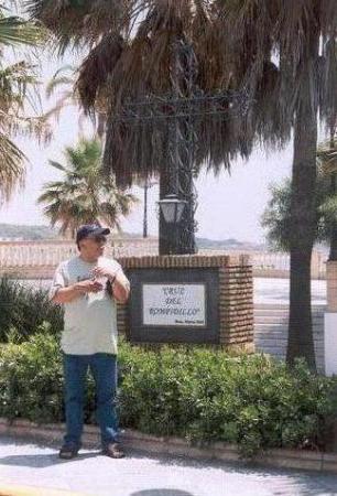 The antique cross of the playa Rompodillo