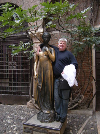With Juliette in her garden-Italy 03/08