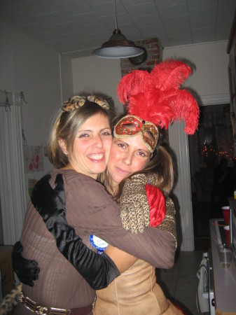 MY SISTERS TONI & LUANN HALLOWEEN  '08