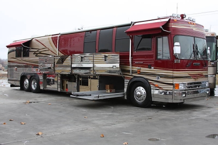 Passenger side exterior view - open bays