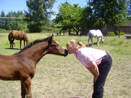 A meet and greet with a new filly friend.