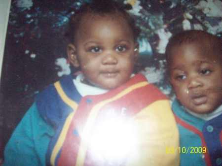 THE TWINS PATRICK AND KENDRICK AT 8 MONTHS