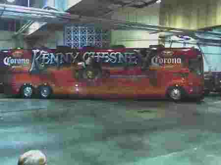 kenney chesney tour bus....08