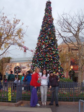 me LeAnna Kirsten in Disneyland for Christmas