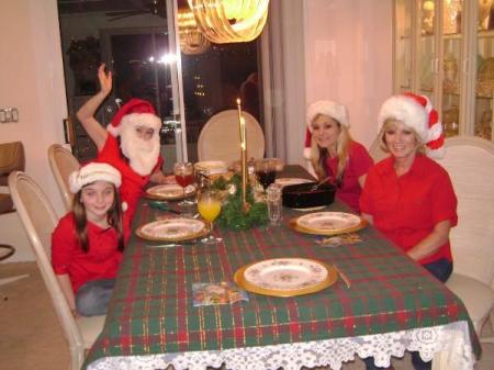 Funny pic w/ x-mas hats! Look'n dorky, LOL