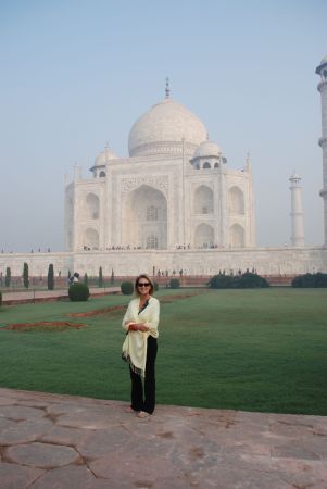 Another cheesy tourist, Taj Mahal 2008