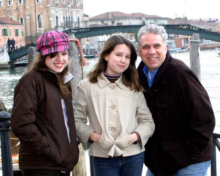 John and girls, Murano