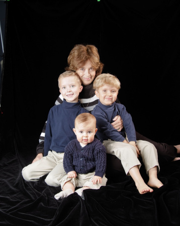 Diane w/grandsons in Colorado - February 2008