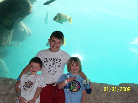 Kids at the aquarium in the Bahamas