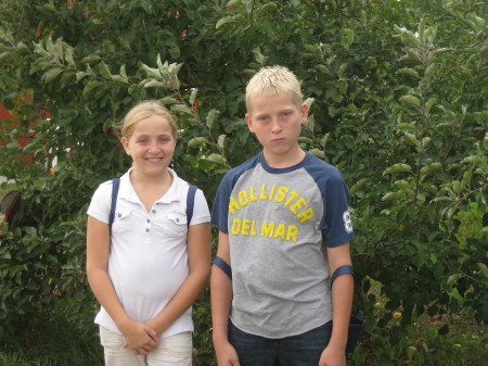 David adn Savanna at the apple orchard