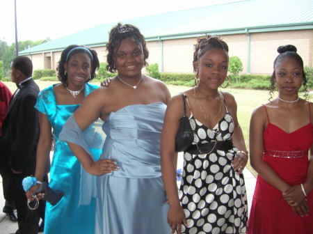 Lena, Bri, Nic, Ashlee