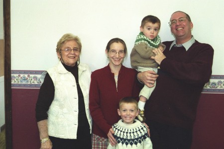 Howard Merken, mother, and family, Nov. 2008