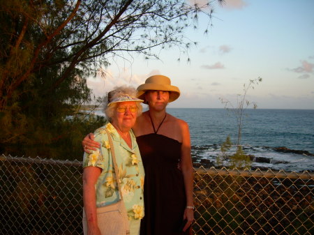 Vicki and Mom in Hawaii (2006)