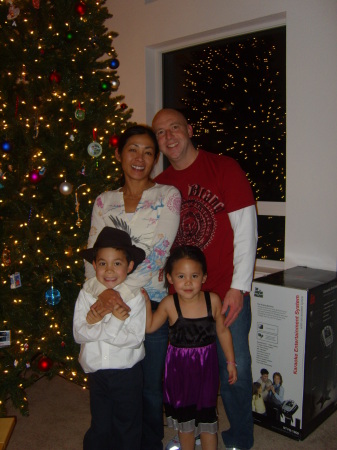 My brother Zak ('89) and his family - Dec 08