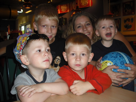 Jennifer with her 4 boys