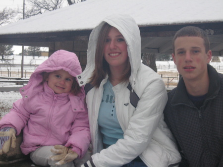 Hayley, Julia and Casey in Hays KS Nov 2008