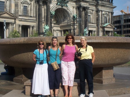 4 hour walking tour, joyce, laura, jeri