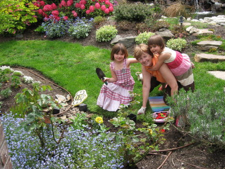 Lynn w/Sarah and Faith