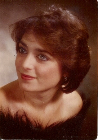 lisa beauty school grad pic0001