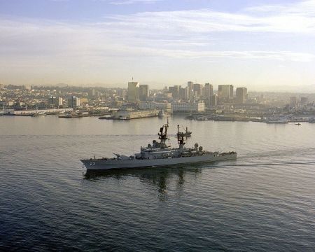 USS HALSEY CG-23