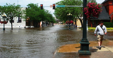 A few shots from last years flooding... 2008