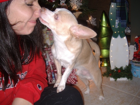 a Christmas morning kiss from Giz