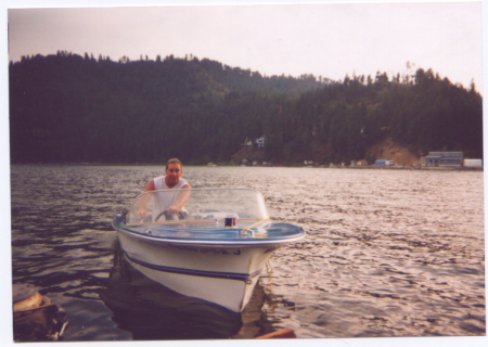 Boating on Deer Lake Wa.