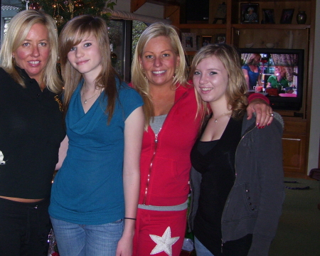 Aunt Traci, Erika, Aunt Sheri & Emily