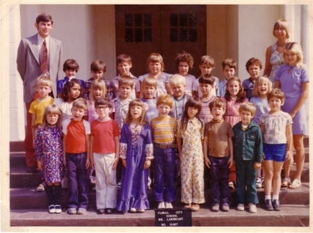 1st grade Mrs. Hart's class 1976-1977