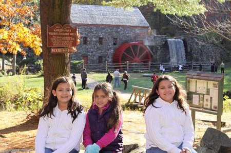 Aja, Syra & Maya, Grist Mill, Octoer 26, 2008