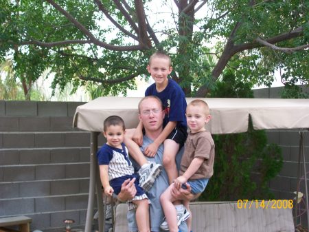 Joey & his nephews 07/08