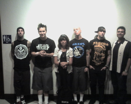 Travis Barker, Mark Hoppus, Phoebe & me.