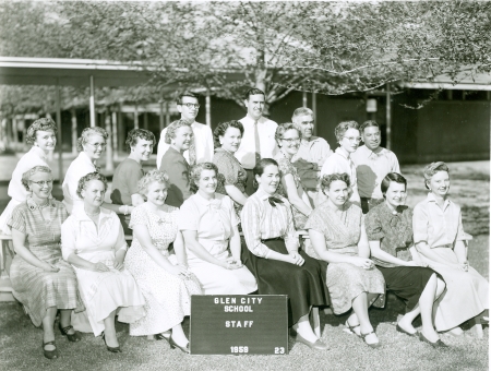 1952-59 students in K and staff