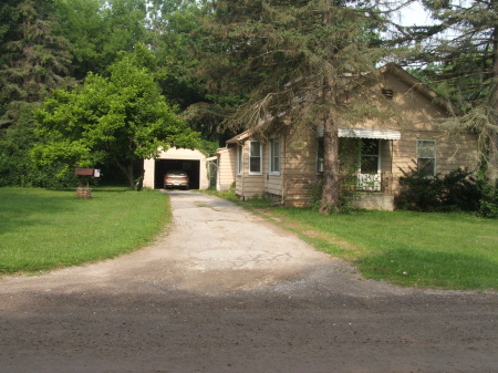 west view of house from end of drive