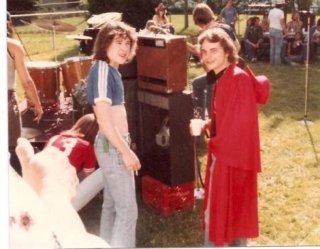 ME N BLANDO MY GRADUATION 1981