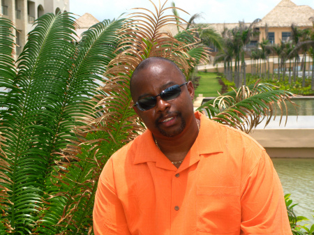 Very Colorful Shirt! WOW... Punta Cana 2009