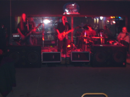 band at bar 002