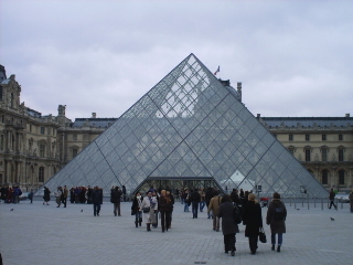 Louvre-Paris