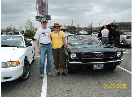 4/26/09: 25 Mustang Convertibles Staging Area