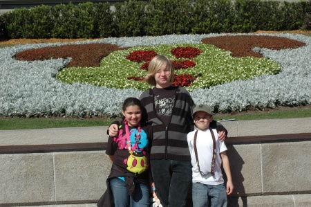 Matt Schneider nd Daisha & Eddie Burgess (2/09