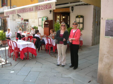 Daughter Laiana and Linda in Venice