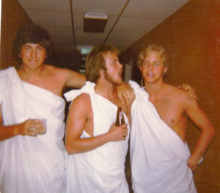 sen trip - toga party