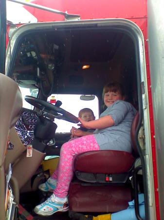 Torey in Bob Glave's Peterbilt 2007