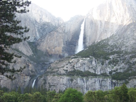 upper and lower Yosemite falls